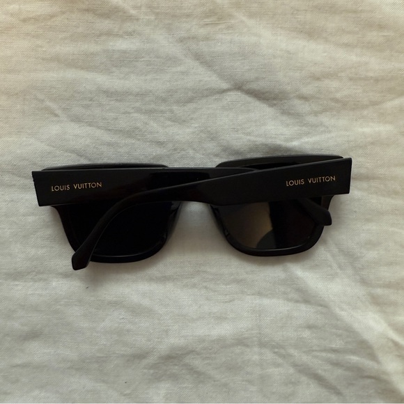 Louis Vuitton LV Escape Square Sunglasses - Picture 8 of 12
